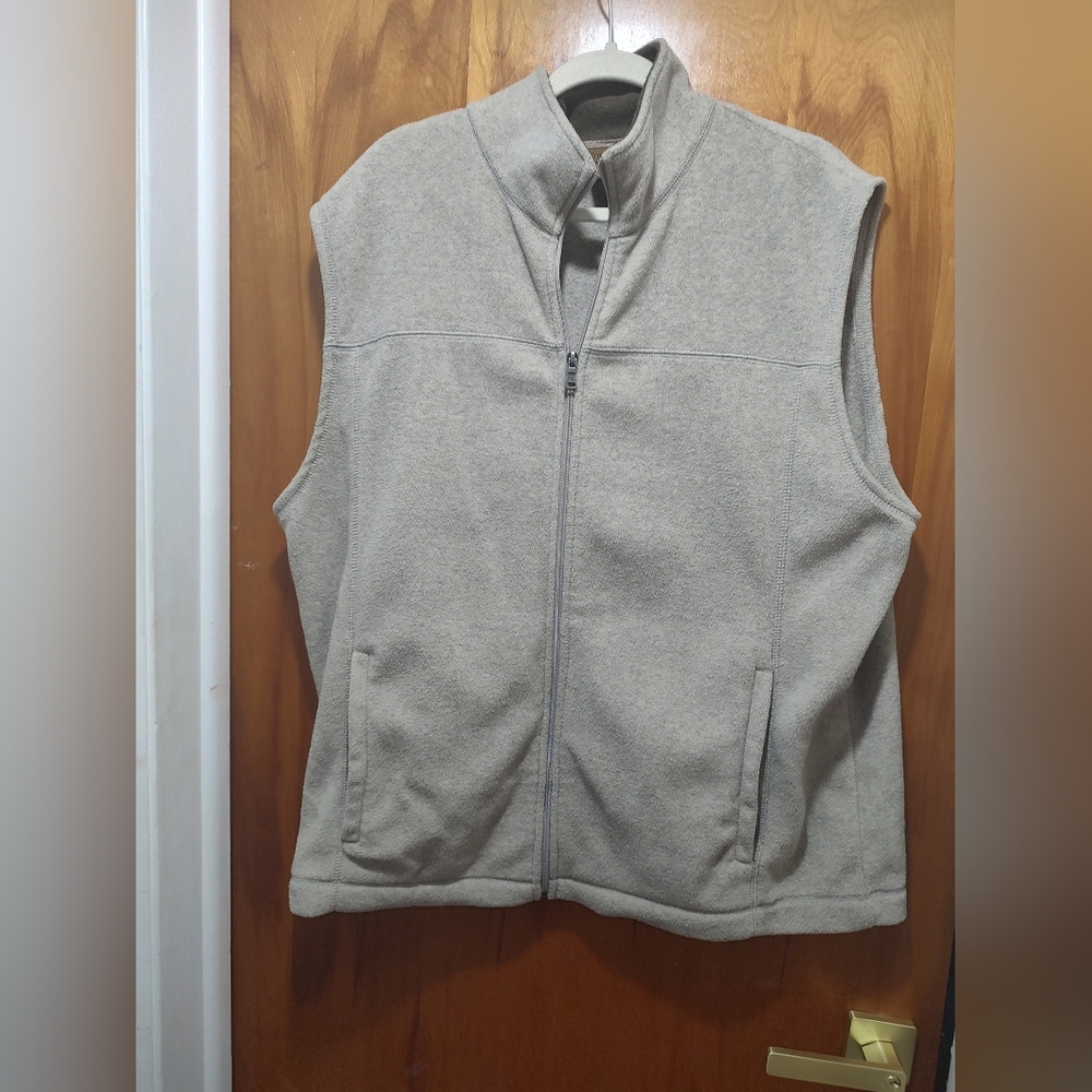 St. John's Bay Men's Tan Vest